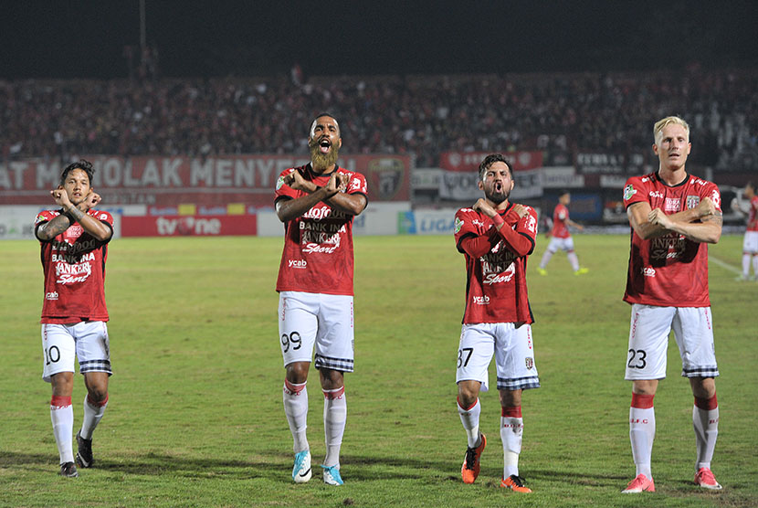 Selebrasi para pemain Bali United.