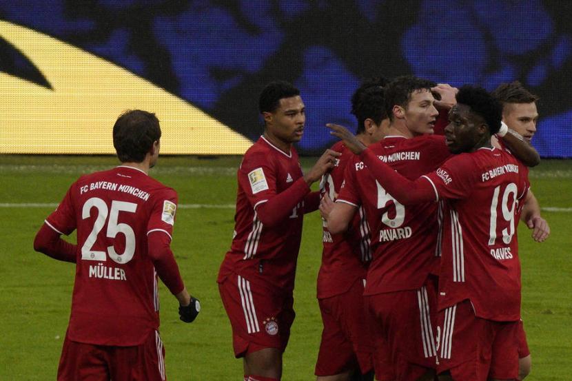 selebrasi pemain Bayern Muenchen saat mencetak gol ke gawang Hoffenheim.