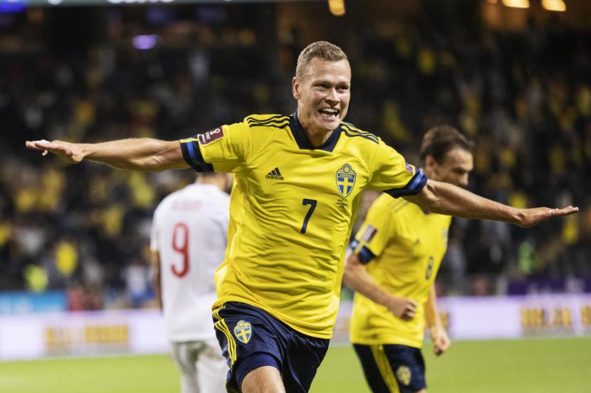Selebrasi pemain Swedia Viktor Claesson seusai menjebol gawang Spanyol pada laga Grup B kualifikasi Piala Dunia 2022 zona Eropa.