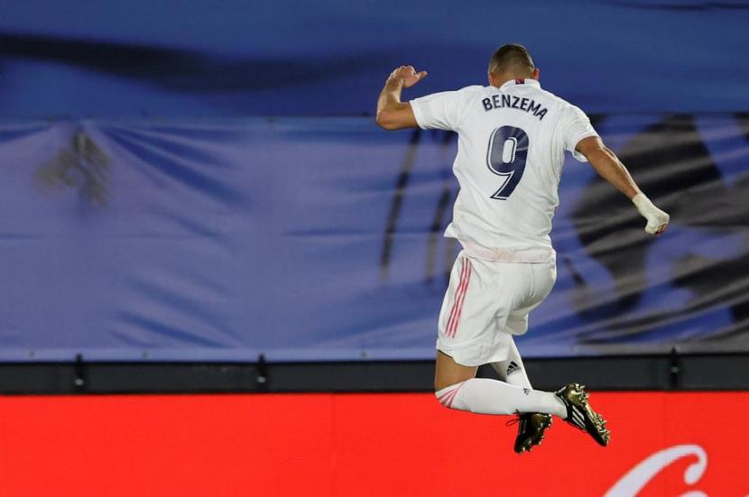 Selebrasi penyerang Real Madrid Karim Benzema setelah menjebol gawang Athletic Bilbao. 