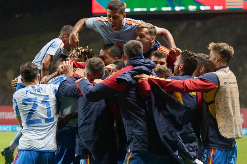 Selebrasi Spanyol usai menjebol gawang Portugal untuk memastikan lolos ke semifinal UEFA Nations League.