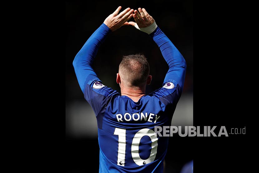 Selebrasi striker Everton Wayne Rooney saat mencetak gol