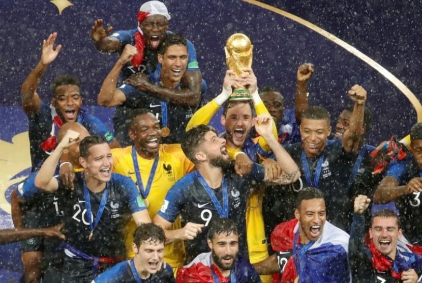 Selebrasi tim Prancis yang berhasil meraih Piala Dunia 2018 usai mengalahkan Krosia dengan skor 4-2.