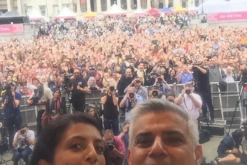 selfie wali kota london, Sadiq Khan 