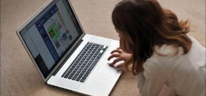 Semakin banyak anak-anak di Inggris yang menghabiskan banyak waktu di internet.