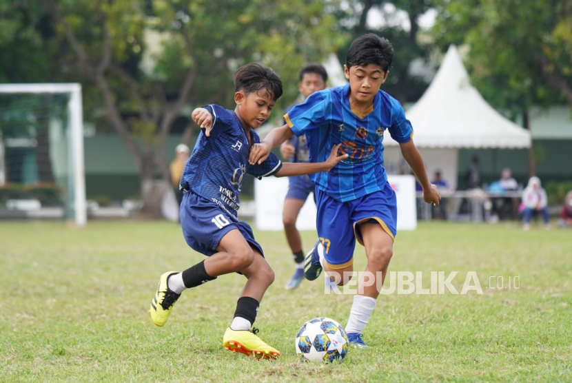 Semarak Meet The World With SKF Road to Gothia Cup 2025 di Surabaya dan Solo. 