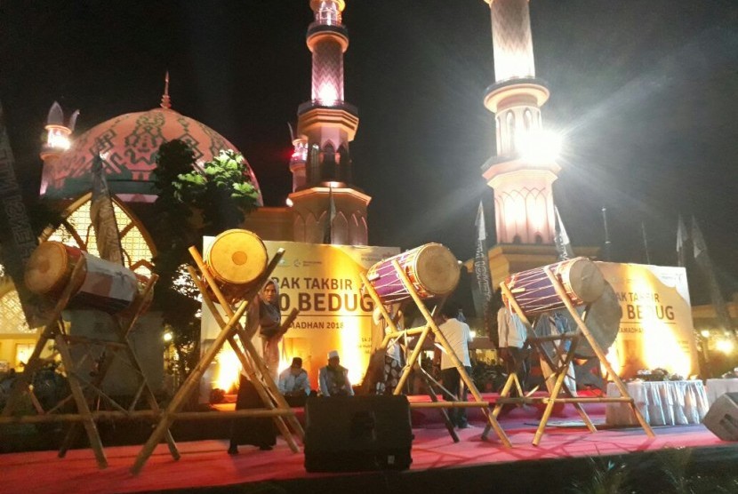 Semarak Seribu Bedug di Pulau Seribu Masjid