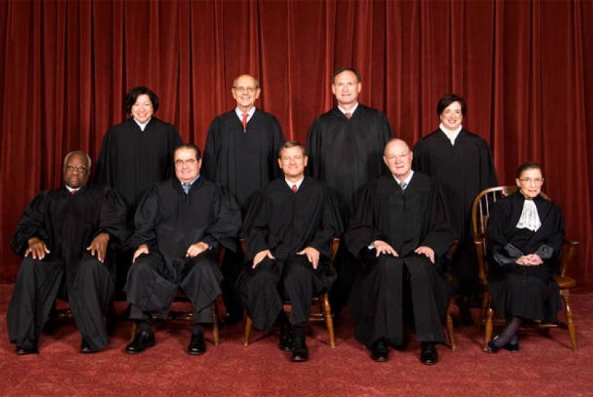 Sembilan hakim Mahkamah Agung Amerika Serikat