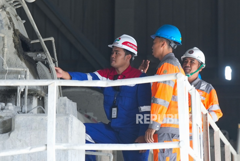 Semen Indonesia (Persero) Tbk (SIG) dan PT Pertamina Lubricants mengembangkan pelumas open gear (roda gigi terbuka) dalam negeri pertama di Indonesia.