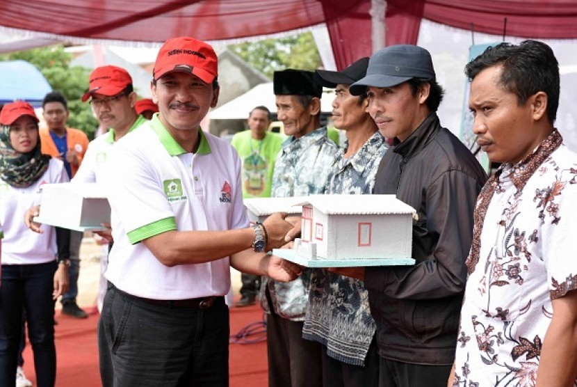 Semen Indonesia Salurkan Rp 1,78 Miliar untuk Bantuan Pembangunan Rumah