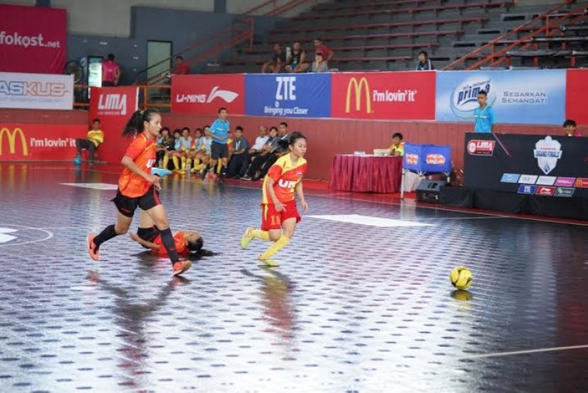 Semi final game 1 LIMA Women Futsal 2014 (UPI Vs UNY