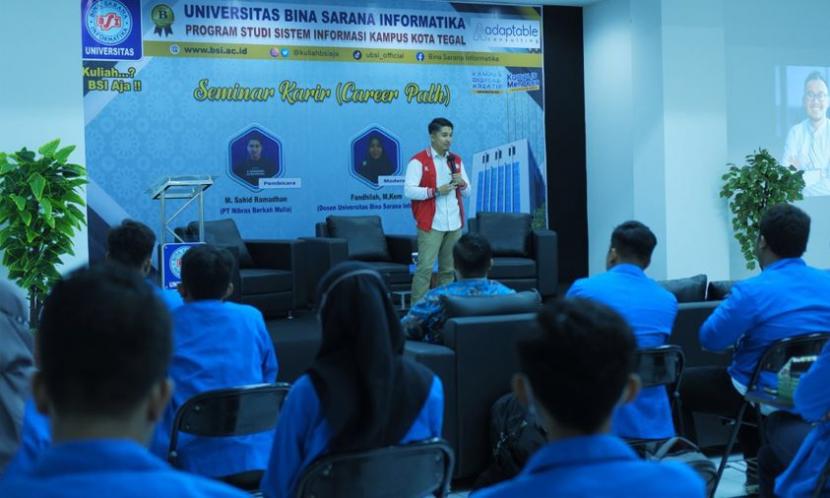 Seminar bertajuk Career Path Enhancing Strategies digelar pada Rabu (7/12/2022).