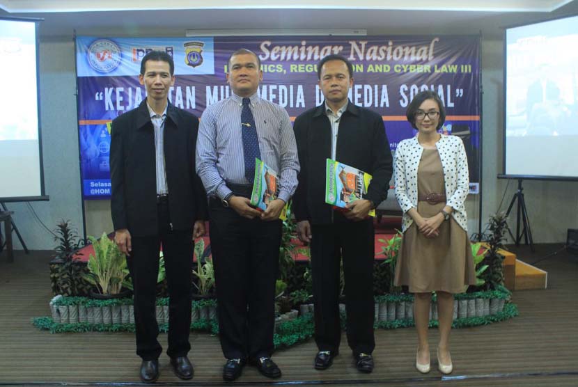 Seminar cyberlaw yang digelar BSI Yogyakarta tahun 2015.