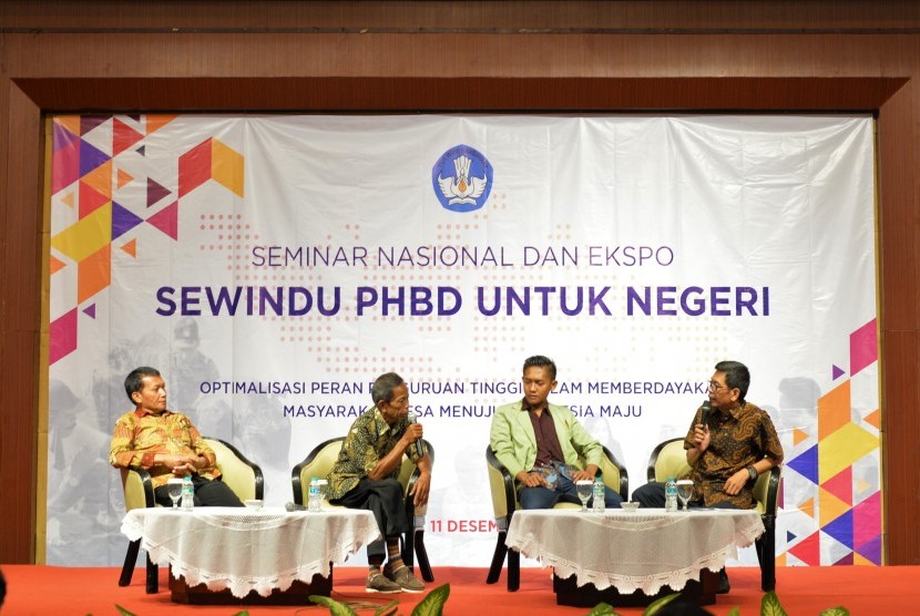 Seminar dan Expo Sewindu Program Hibah Bina Desa (PHBD) Untuk Negeri dengan tema “Optimalisasi Peran Perguruan Tinggi Dalam Memberdayakan Masyarakat Menuju Indonesia Maju” yang dihadiri oleh STMIK Nusa Mandiri.
