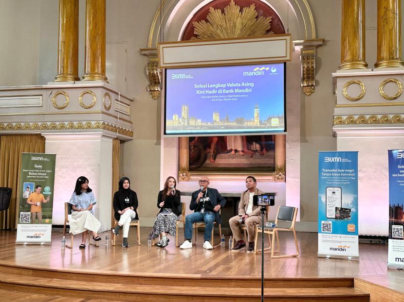 Seminar Gelora Mahasiswa (GEMA) yang digelar oleh Mata Garuda Britania dan Irlandia (MGBI), komunitas para penerima beasiswa dan alumni Lembaga Penjamin Dana Pendidikan Indonesia (LPDP) di Inggris Raya dan Irlandia, Bank Mandiri memperkenalkan fitur bertajuk Livin’ Around The World (LATW).