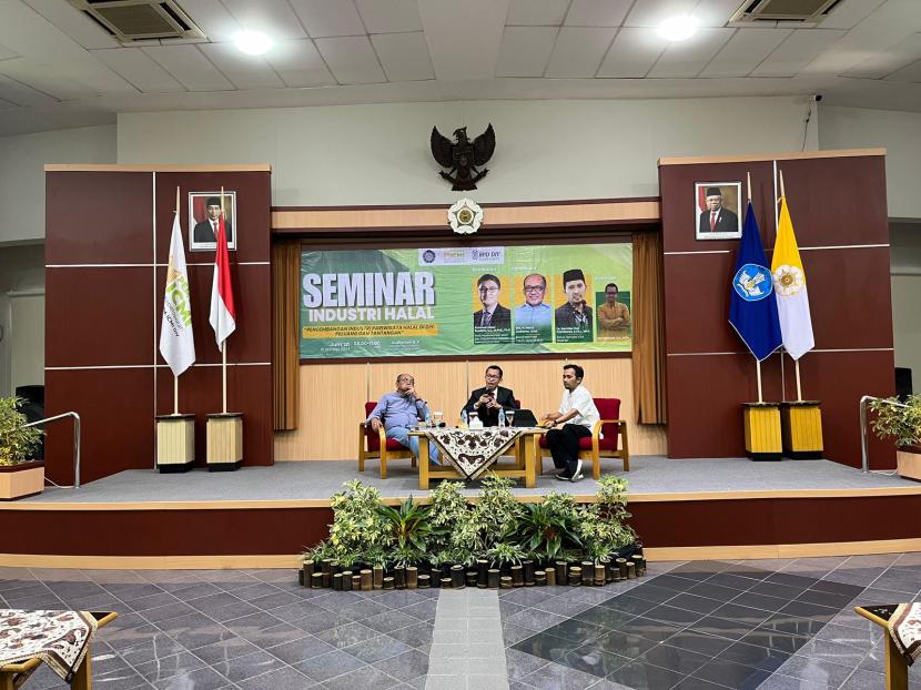 Seminar Industri Halal yang diadakan usai pelantikan Pemuda ICMI DIY 2024-2028 di Yogyakarta, Jumat (18/10/2024).