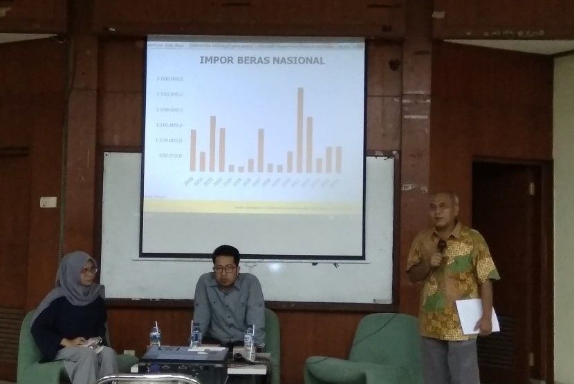 Seminar Interaktif bernama GREENTEA di Ruang Kuliah Pinus Fakultas Pertanian (Faperta), IPB Dramaga Bogor (21/03).