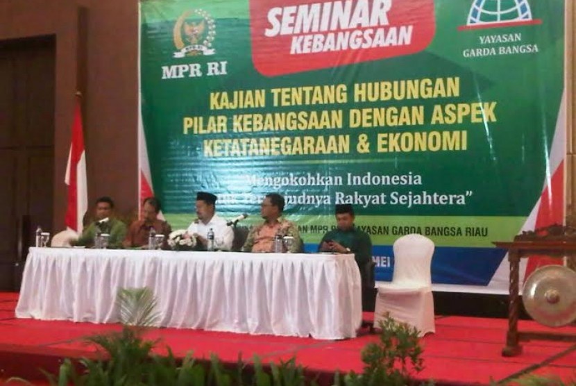 Seminar Kebangsaan, Kajian Tentang Hubungan Pilar Kebangsaan Dengan Aspek Ketatanegaraan dan Ekonomi, yang berlangsung di Ball room Hotel Aryaduta, Pekan Baru Provinsi Riau pada  Senin (25/5).  