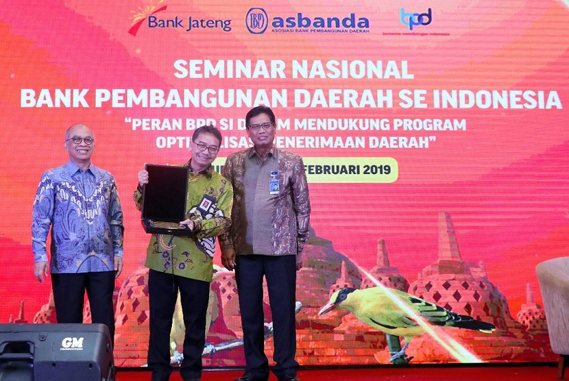 Seminar Nasional BPD se-Indonesia mengusung tema Peran BPD seluruh Indonesia dalam mendukung Program Optimalisasi Penerimaan Daerah