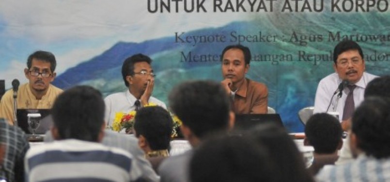 Seminar Nasional Divestasi 7 persen PT Newmont Nusa Tenggara untuk Rakyat atau Korporasi? di Jakarta.