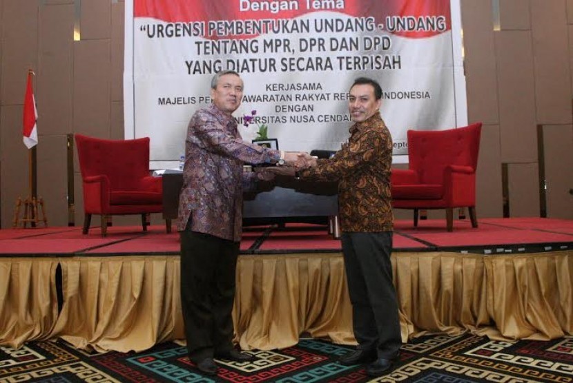 seminar nasional yang digelar MPR di Kupang, Nusa Tenggara Timur, Selasa (22/9).