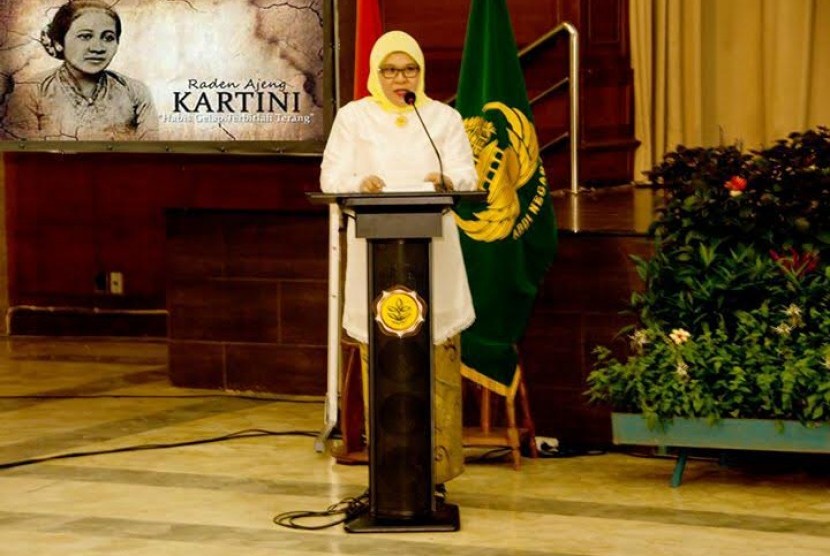 Seminar pendidikan karakter dalam rangka Hari Kartini.