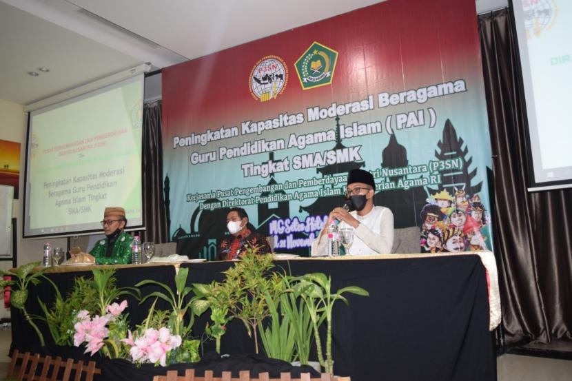 seminar Peningkatan Kapasitas Moderasi Beragama Guru Pendidikan Agama Islam (PAI) tingkat SMA/SMK di Hotel MG Setos, Semarang, Jawa Tengah, Jumat (19/11).