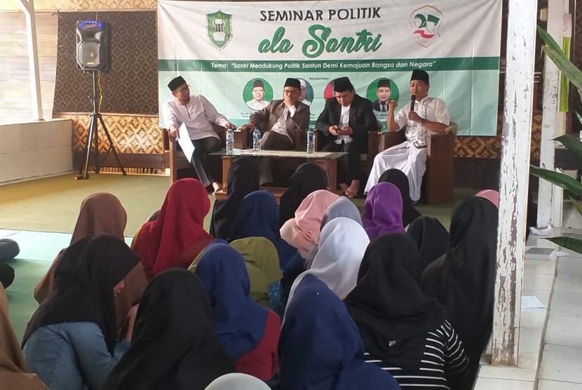 Seminar santri  bertajuk 