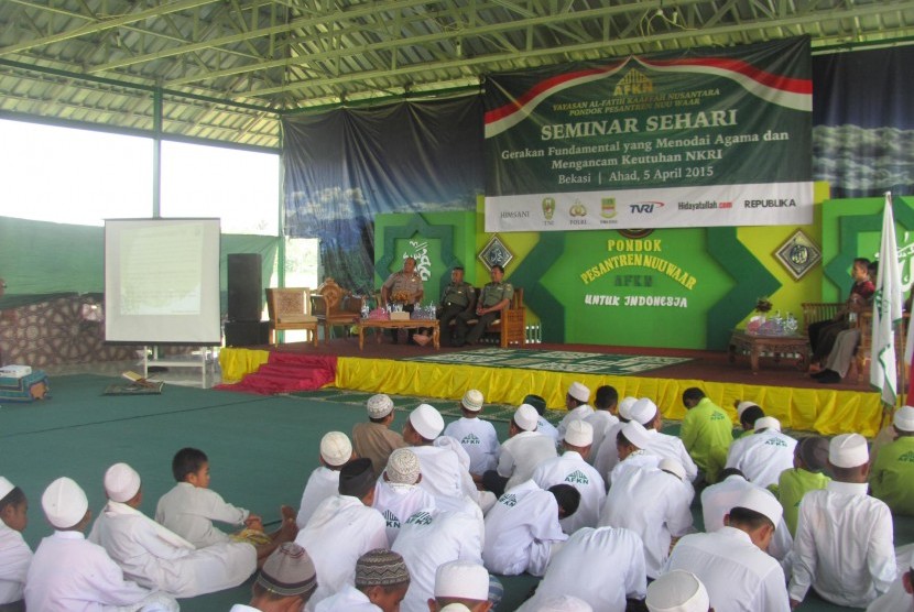 Seminar Sehari Gerakan Fundamental yang Menodai Agama dan Mengancam Keutuhan NKRI di Pesantren AFKN, Bekasi, Jawa Barat, Ahad (4/5)