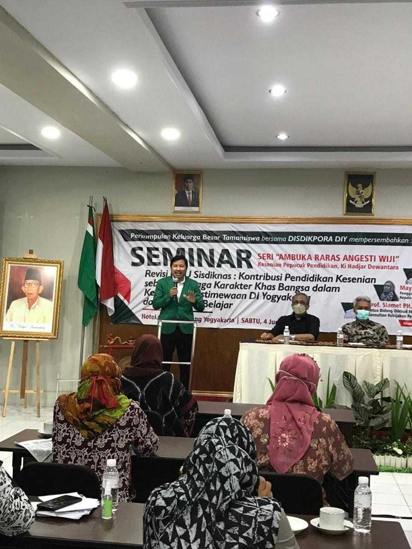 Seminar Seri Ambuka Raras Angesti Wiji yang digelar Perkumpulan Keluarga Besar Tamansiswa bekerja sama dengan Disdikpora DIY, Sabtu (4/6/2022).
