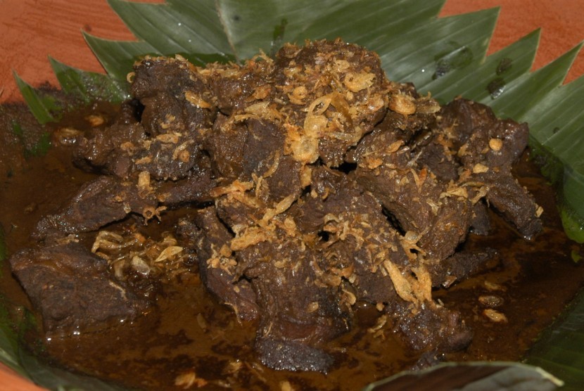 Bila bosan dengan hidangan sate, daging kambing bisa diolah menjadi semur yang terinspirasi dari kuliner khas Filipina, caldereta/ilustrasi.