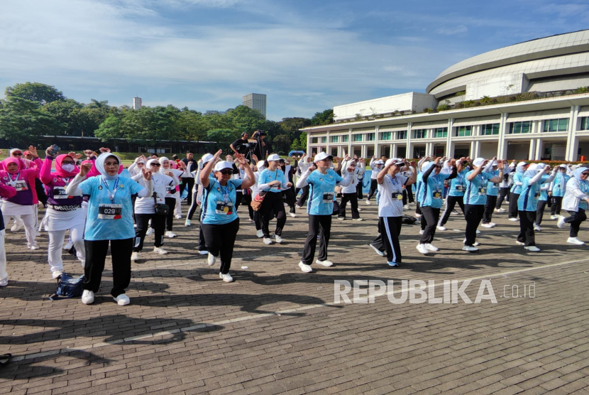 Serunya Ibu-Ibu Seruni Kabinet Merah Putih Ramaikan Acara Indonesia Sports Summit 2025