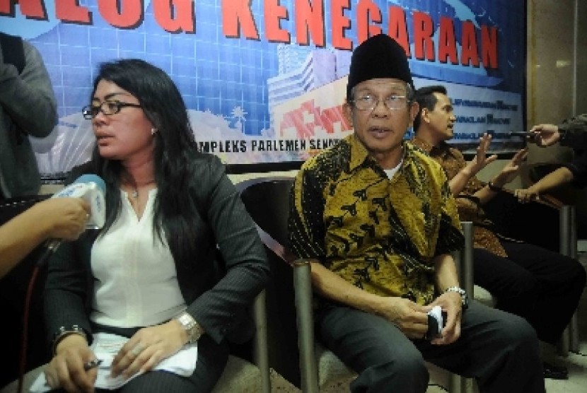 Senator AM Fatwa dalam diskusi bertema 'Ahok vs DPRD Jakarta' di kompleks Parlemen Senayan, Jakarta, Rabu (4/3).