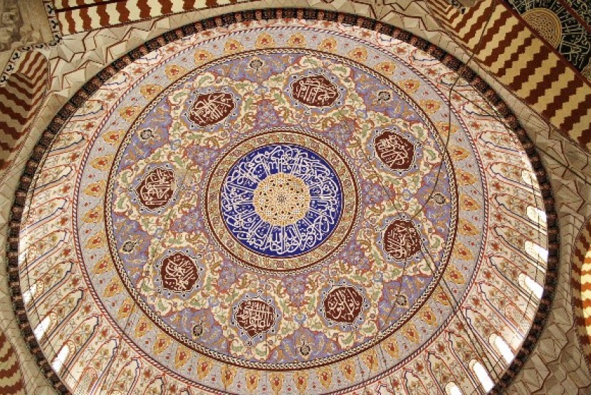  Seni Arabes dalam arsitektur masjid.