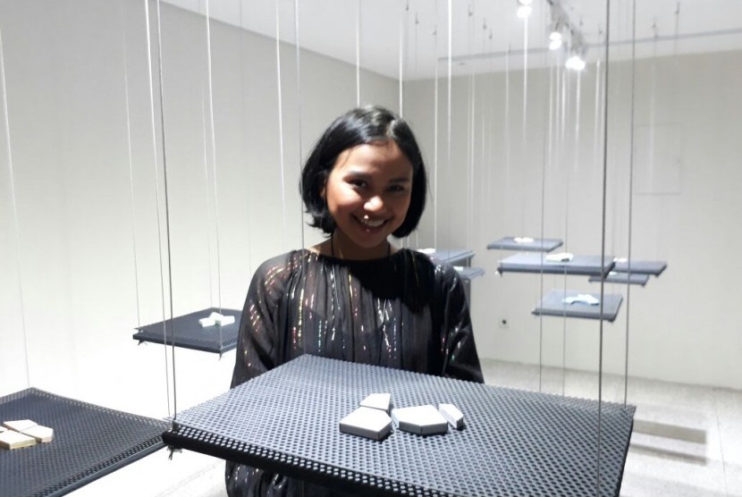 Seniman Kontemporer Indonesia berbasis di Melbourne Australia, Annie Gobel mengadakan pameran karyanya bertajuk 'Puzzle Time' di Kopikalyan, Kebayoran Baru, Jakarta Selatan.