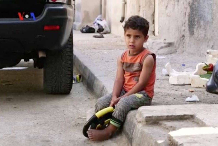 Seorang anak di kawasan pengungsian korban konflik di Palestina