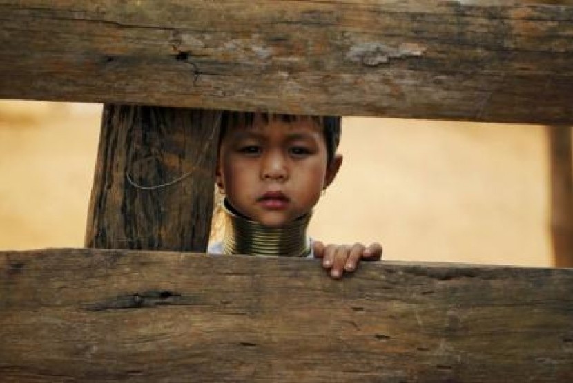 Seorang anak perempuan berusia 5 tahun dari sebuah desa di Myanmar.