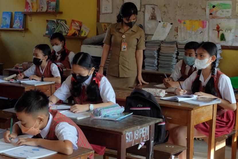 Sekolah di Jakbar berinisiatif mengecek kesehatan siswa demi cegah hepatitis akut. Ilustrasi.