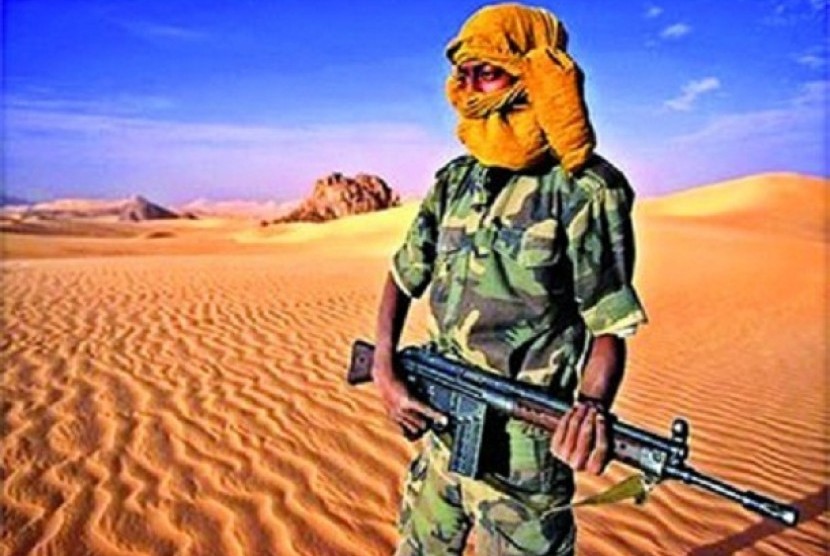 Seorang pejuang MUJAO, organisasi ekstremis Islam yang mengendalikan wilayah Gao, Mali Utara.