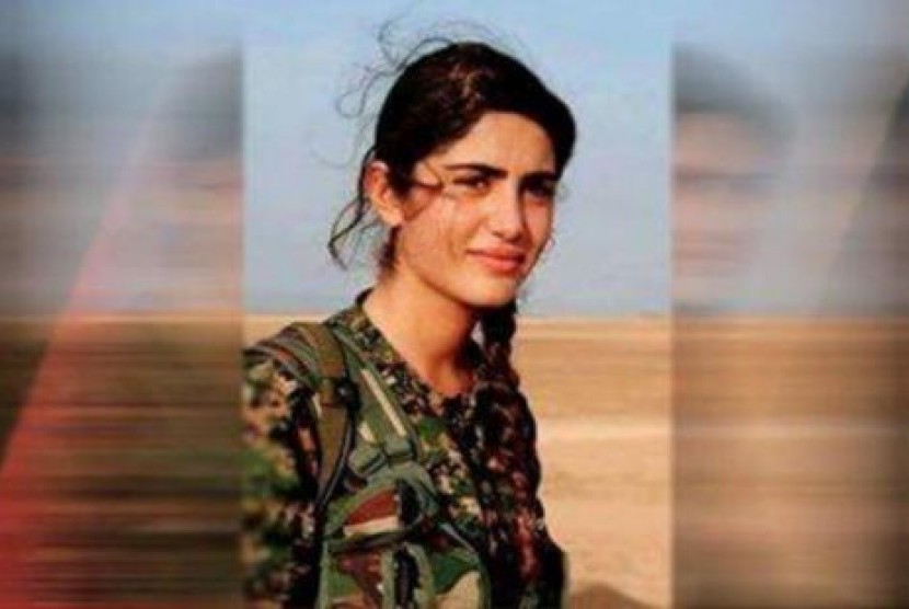 Seorang pejuang perempuan yang dijuluki Angelina Jolie dari Kurdi dilaporkan meninggal dalam peperangan melawan ISIS di perbatasan Suriah-Turki. 