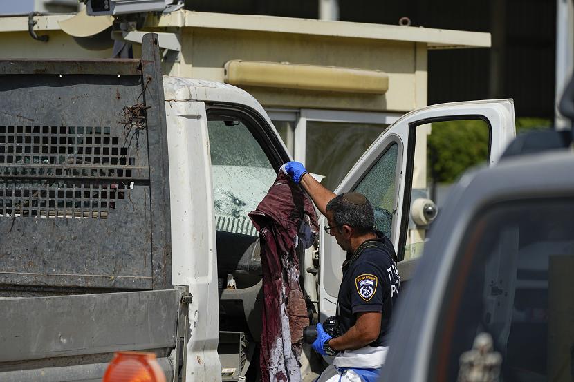 Seorang pengemudi truk Palestina yang menabrak seorang tentara Israel ditembak mati