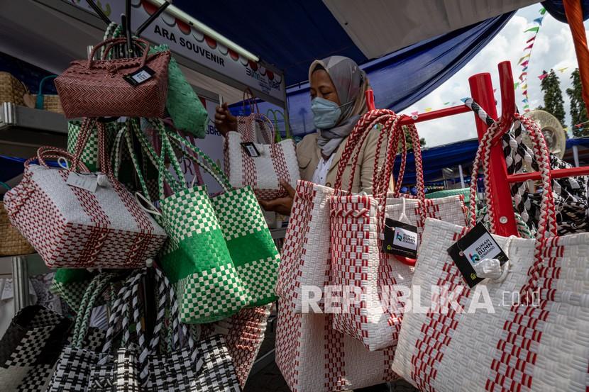 Produk UMKM (ilustrasi). Pemerintah Provinsi Sulawesi Barat akan mengoptimalkan kredit perbankan untuk membantu para pelaku usaha di daerah itu.