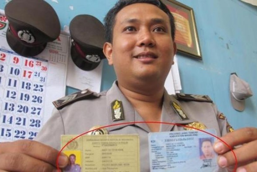 Seorang polisi bernama unik Andy Go To School