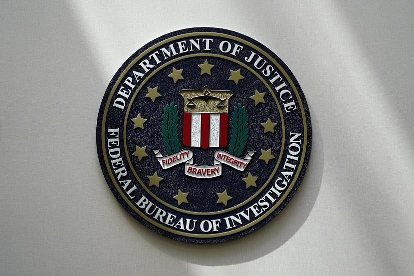 Biro Investigasi Federal (FBI) Amerika Serikat punya cara sendiri untuk membekuk para penjahat dunia maya.