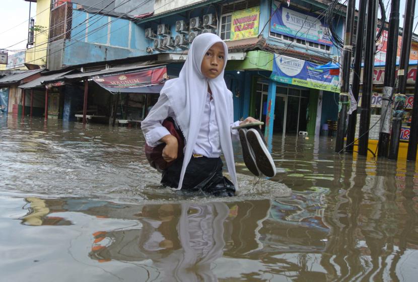 Hingga kini tercatat 13 kecamatan di Aceh Utara terendam banjir.