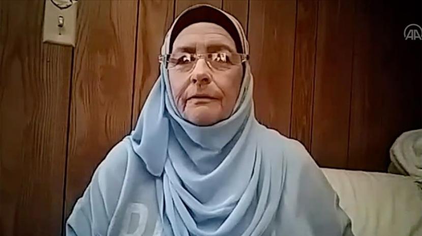Wanita AS Jadi Mualaf Usai Nonton Resurrection: Ertugrul. Seorang wanita Amerika Serikat (AS) yang berusia 60 tahun menjadi Muslim setelah menonton serial televisi Turki, Resurrection: Ertugrul. Penduduk Wisconsin memanggilnya Khadijah setelah dia menjadi mualaf.