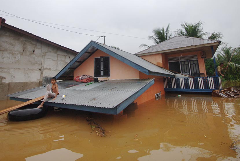 banjir merendam rumah (ilustrasi)