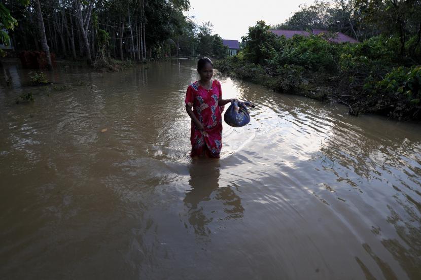 Banjir ilustrasi.  Badan Nasional Penanggulangan Bencana (BNPB) menerima laporan banjir pada beberapa kecamatan di Kabupaten Nunukan, Provinsi Kalimantan Utara, pada Selasa (4/1/2022).