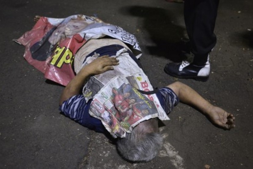 Seorang warga tewas usai berdesak-desakan saat antre mengambil paket daging kurban di Masjid Istiqlal, Jakarta, Rabu (16/10)