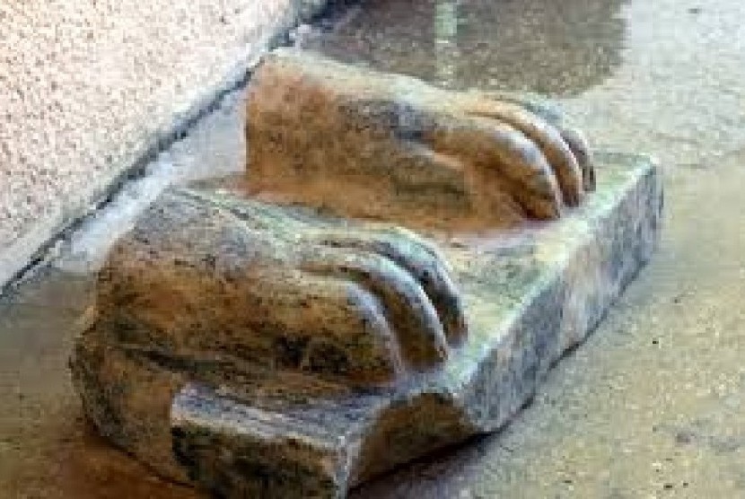 Sepasang Kaki Sphinx yang ditemukan di Israel 